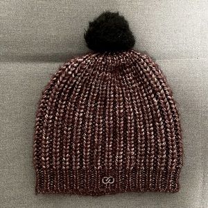 Pom pom beanie